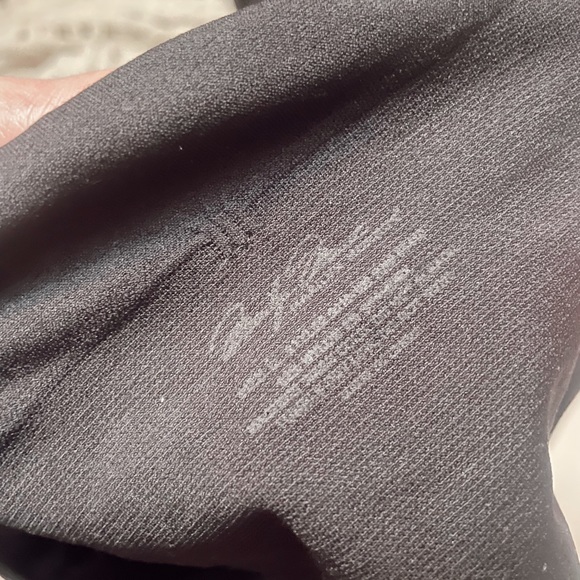 BLACK CROPPED TANK - Picture 3 of 3